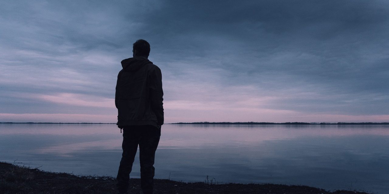 KU DŇU NEZADANÝCH: NEZADANÝ NEZNAMENÁ OSAMELÝ