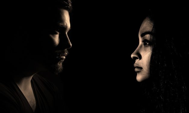 LÁSKA SÚ ŽETÓNY DO TRUHLY