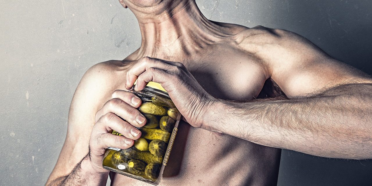 CHLAPSKÁ ZÁLEŽITOSŤ, ALEBO KEĎ VAJCIA PRERASTÚ CEZ HLAVU